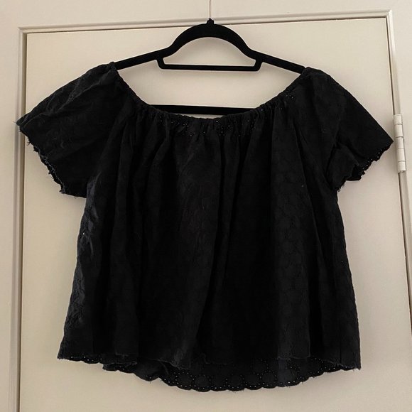 2/$30| Zara eyelet off the shoulder crop t… - Picture 5 of 6